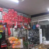 رنگ و ابزار و دستکش و انواع ابزار الات