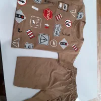 تیشرت و شلوارک بچگونه تو مغازم جا مونده