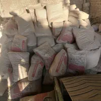 مصالح ساختمانی انواع آجر. ماسه. سیمان. گچ.