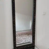 فرش مکوئین . میز کامپیوتر همراه با کتابخانه