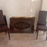میز و دو عدد صندلی