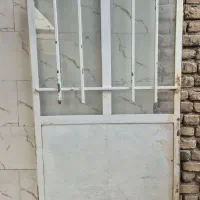 در ورودی با چارچوب