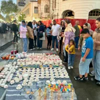 کار تو بساط شهرداری برای جمع و پهن کردن و فروشندگی