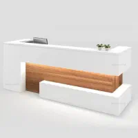 کارشناس پذیرش و ارتباط با مشتری خانم