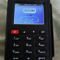 یک دستگاه کارت خوان همراه
