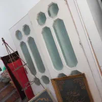 تعدادی درب چوبی تمیز ب تعداد ۷ عدد سالم