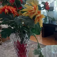 گلدون با گل مصنوعی