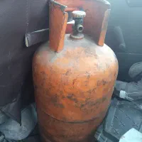 دو سیلندر کپسول گاز بوتان