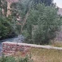 باغ کنار رودخانه چهار دیواری گچسر
