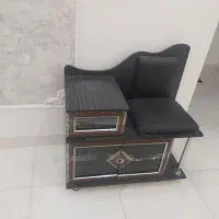 فروش یک عدد میز تلفن ویک عدد میز تلویزیون