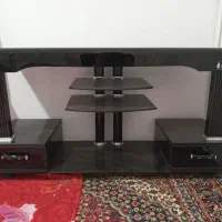 میز تلوزیون شیشه ای تمیز خوشگل
