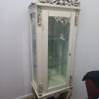 بوفه و گلدان سرامیکی و لاکی