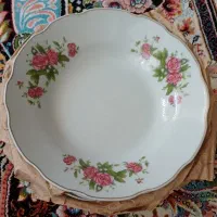 بشقاب گل سرخی