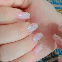 به یک ناخن نیازمندم