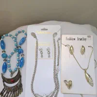 انواع گلسر وانگشتر وگوشواره وسرویس خارجی