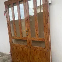 ر آلومینیومی دو لنگه طرح چوب، شیشهخور