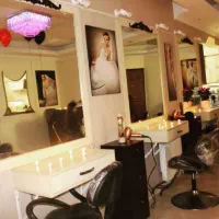 آرایشگر خانم پردیس
