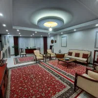 واحد 160 متری سر نبش و بر خیابان و خوش نقشه