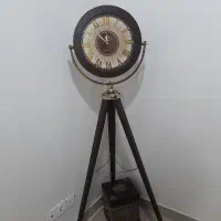ساعت پایه دار