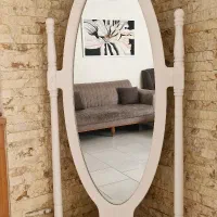 آینه ایستاده