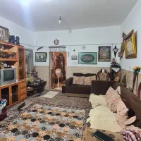 ویلایی کلنگی، مهتاب مهر، وسط شهر
