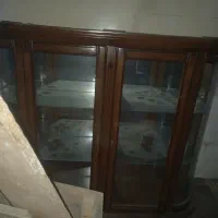 ویترین چوبی کاملا سالم در حد رایگان