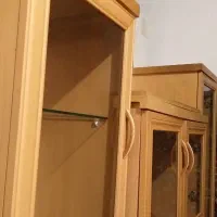 میز تلویزیون با دو بوفه تمیز و سالم