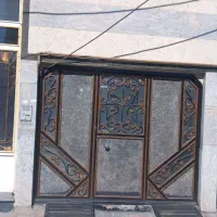 نیم طبقه دارای پارکینگ و یک اتاق خواب