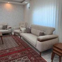 ست مبلمان و غذاخوری کرم‌رنگ درحد نو