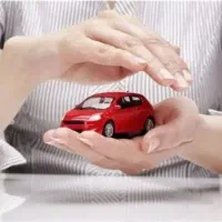 اینجا ماشینت رو بدون چک ۱۲ قسطه بیمه کن