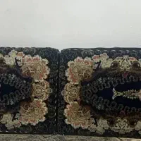 پشتی سرمه ای و فرش و یخچال