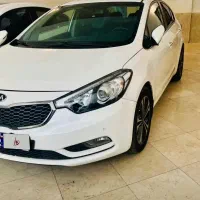 سراتو ۲۰۱۵ سفید تک‌برگ سند