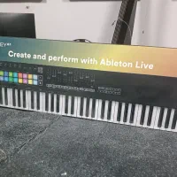 میدی کیبورد novation (نویشن)