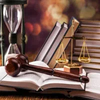 وکیل و مشاور حقوقی