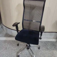 صندلی ومیز مدیریتی وتخت..