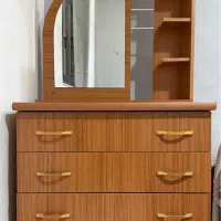 میز آرایش با ۴ کشو