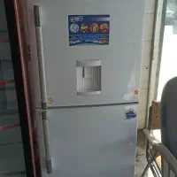 تعدادی یخچال در حد نو