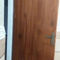 سه عدد درب چوبی