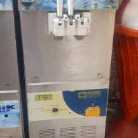 یک عدد دستگاه بستنی