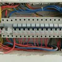 برقکارساختمان برق کار عیب یاب برقکش صنعتی3فازمحافظ