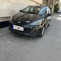 ام وی ام ۳۱۵ هاچبک لاکچری