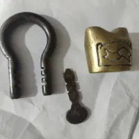 قفل بسیار قدیمی برنز