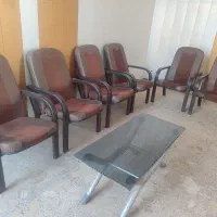 صندلی انتظار و میز پذیرایی