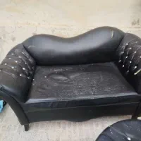 یک مبلمان ویک میز عسلی