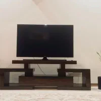 فرش ۶ متری در حد نو و میز TV . میز تلوزیون