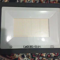 1عددپرژکتور200وات ال ای دی 2600 .   3عددلامپ ریلی
