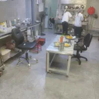 استخدام پرسنل خانم / کمک آشپز