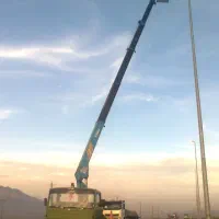 جرثقیل دکل بلند سبددار و کفی خودروبر