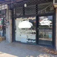 مغازه-فروشی-در-جاده-اصلی