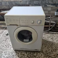 لباسشویی فروشی دارم  به قیمت خوب